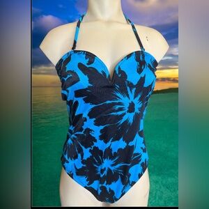 NWOT Floral Blue x-small women or larger tween  one piece suit